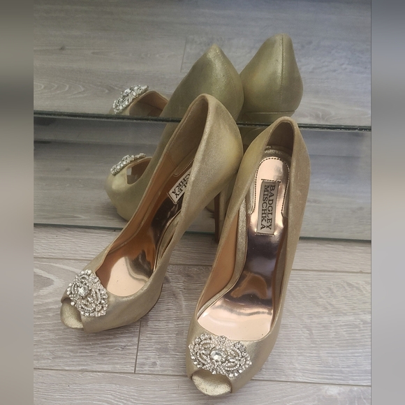 Preloved Badgley Mischka Peep Toe Pumps - Picture 4 of 6